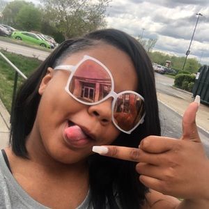 Meet your Posher, Tamya